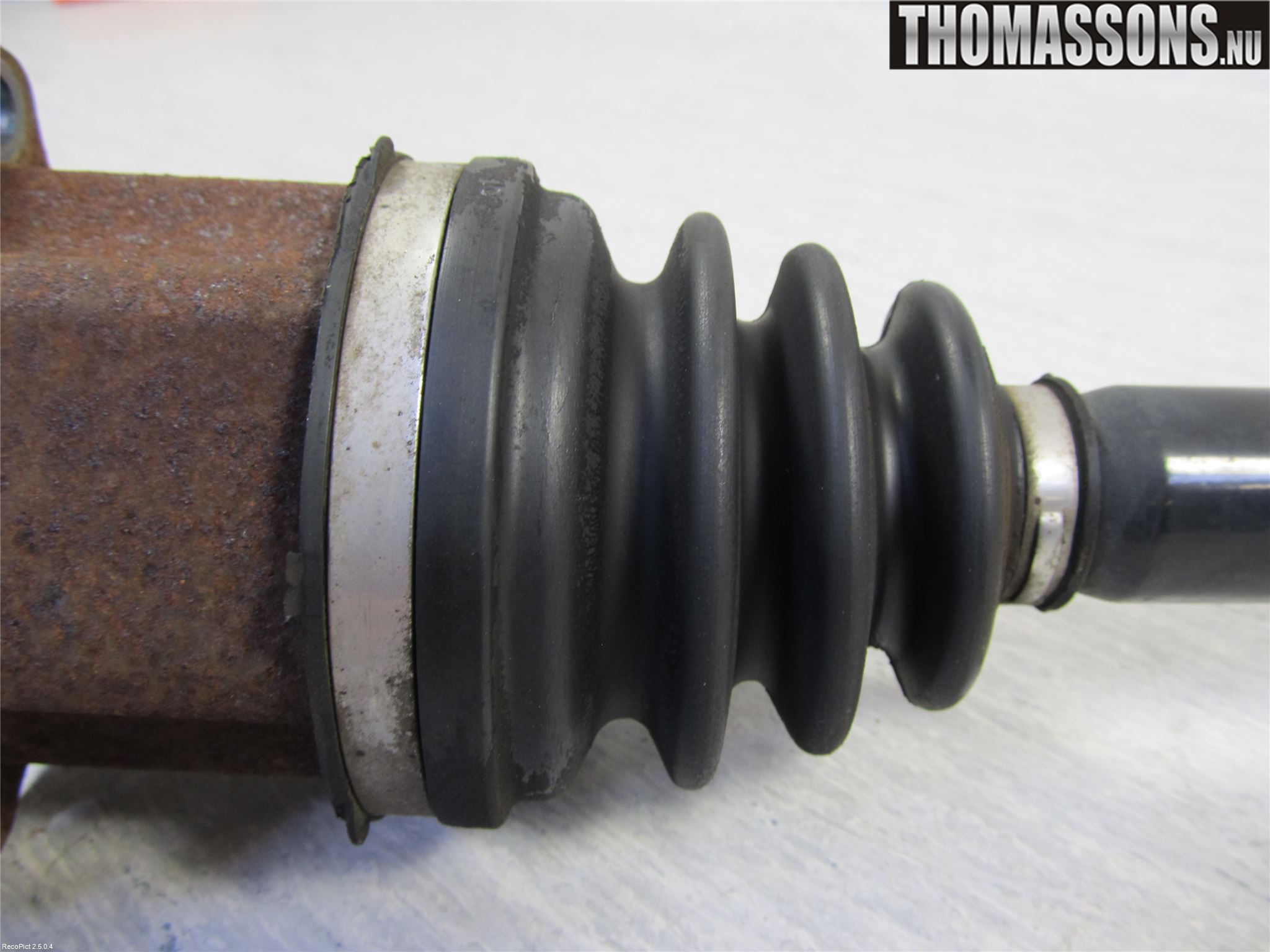 Audi A6/S6     05-11 Drivaxel Fram Höger