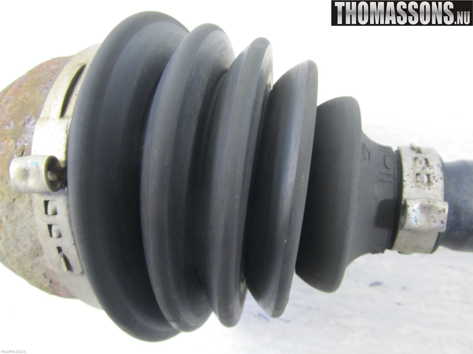 Nissan NOTE E11 06-14 Drivaxel Fram Höger