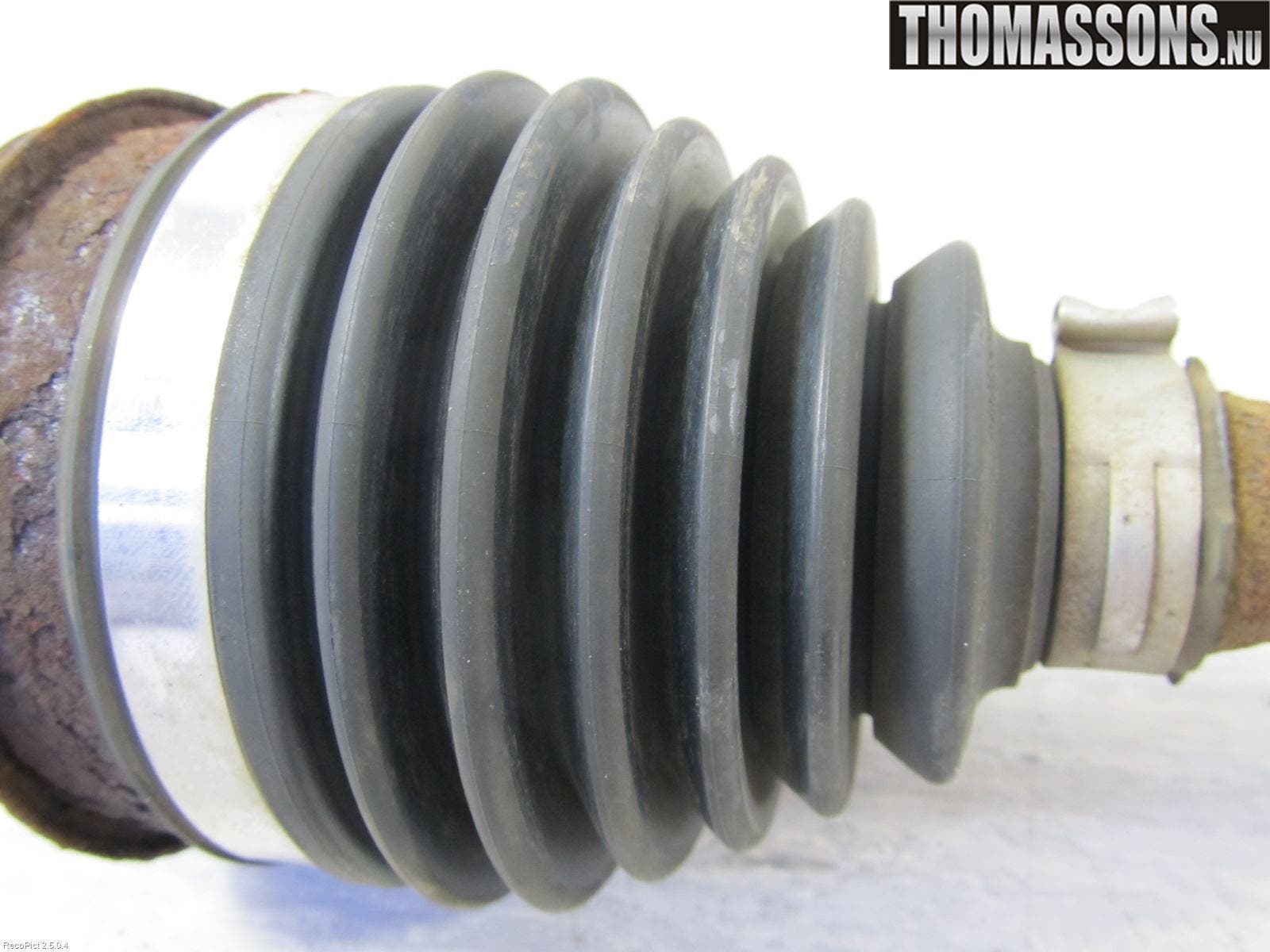 Toyota iQ Drivaxel Fram Vänster