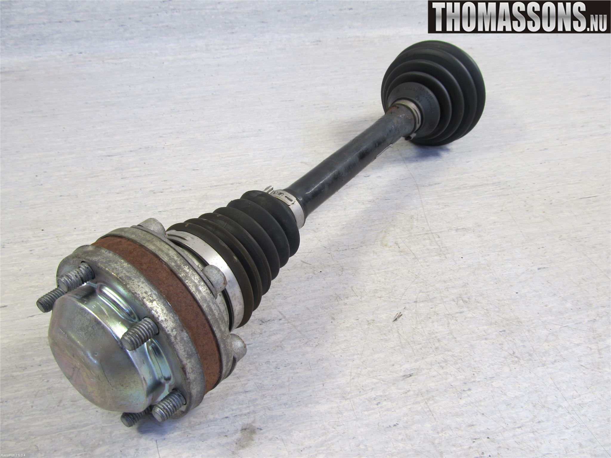 Volkswagen VW PASSAT 05-11 Drivaxel Fram Vänster