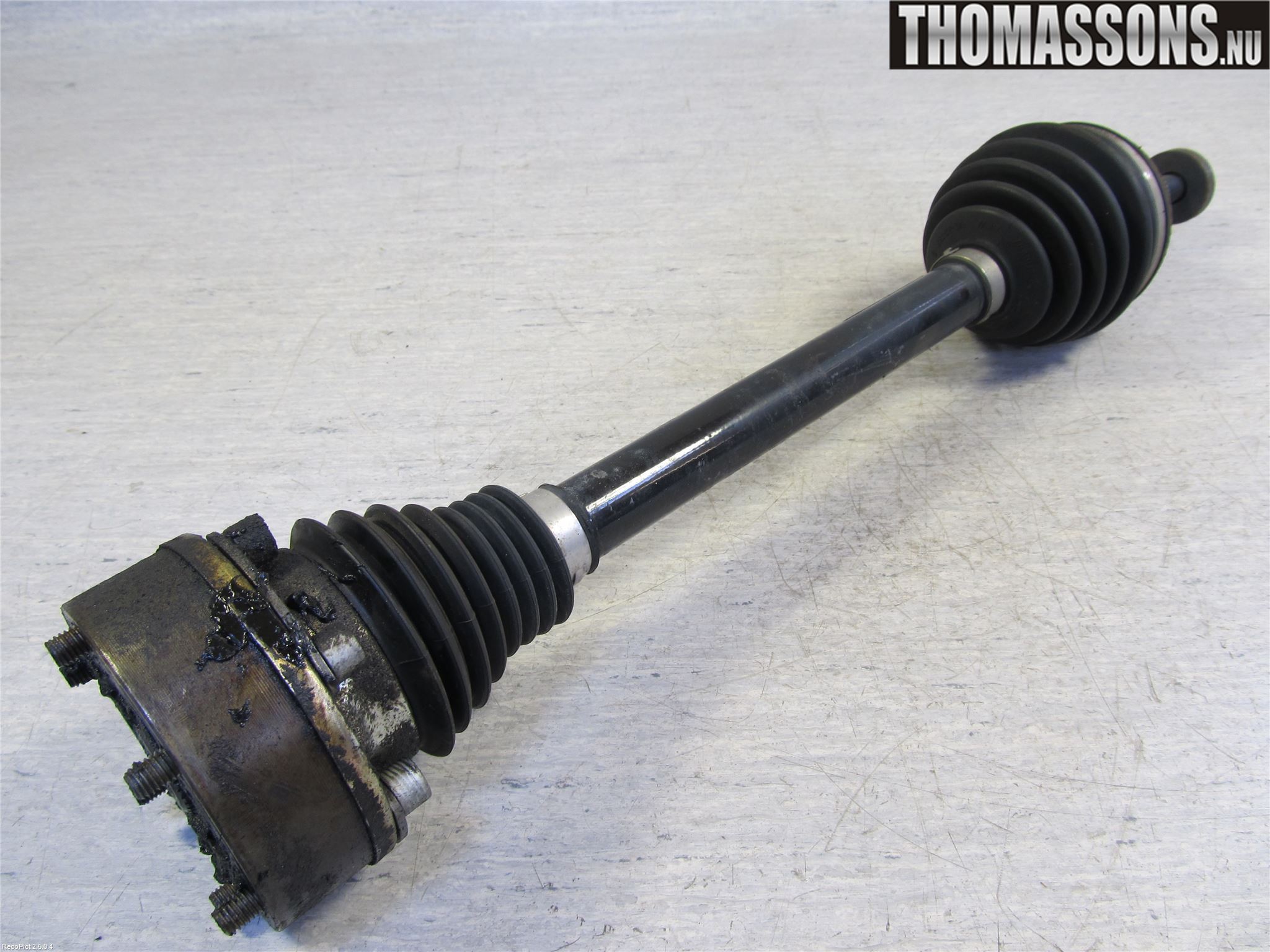 Volkswagen VW PASSAT 05-11 Drivaxel Fram Vänster