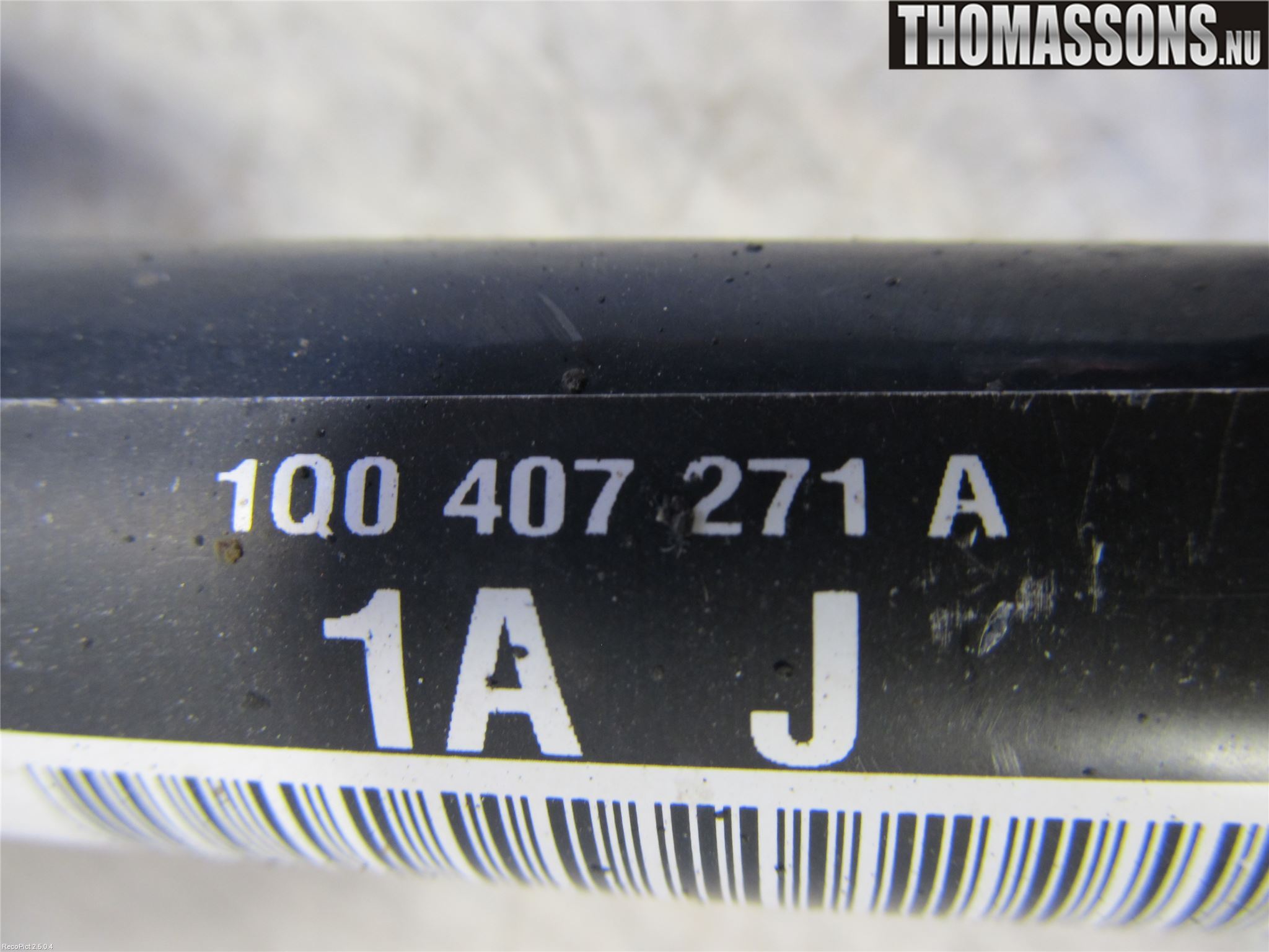 Volkswagen VW PASSAT 05-11 Drivaxel Fram Vänster