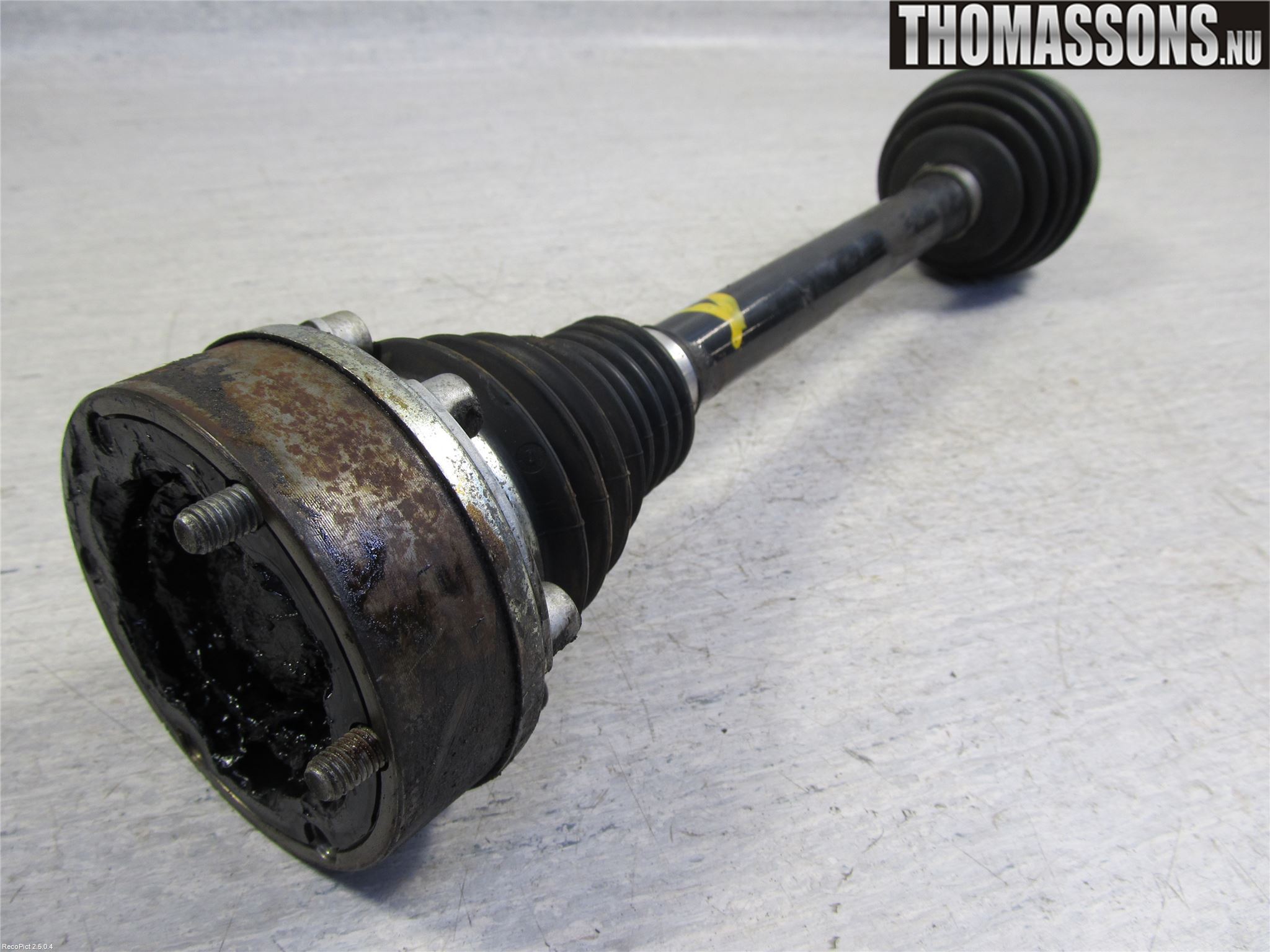 Volkswagen VW CADDY      04-10 Drivaxel Fram Vänster