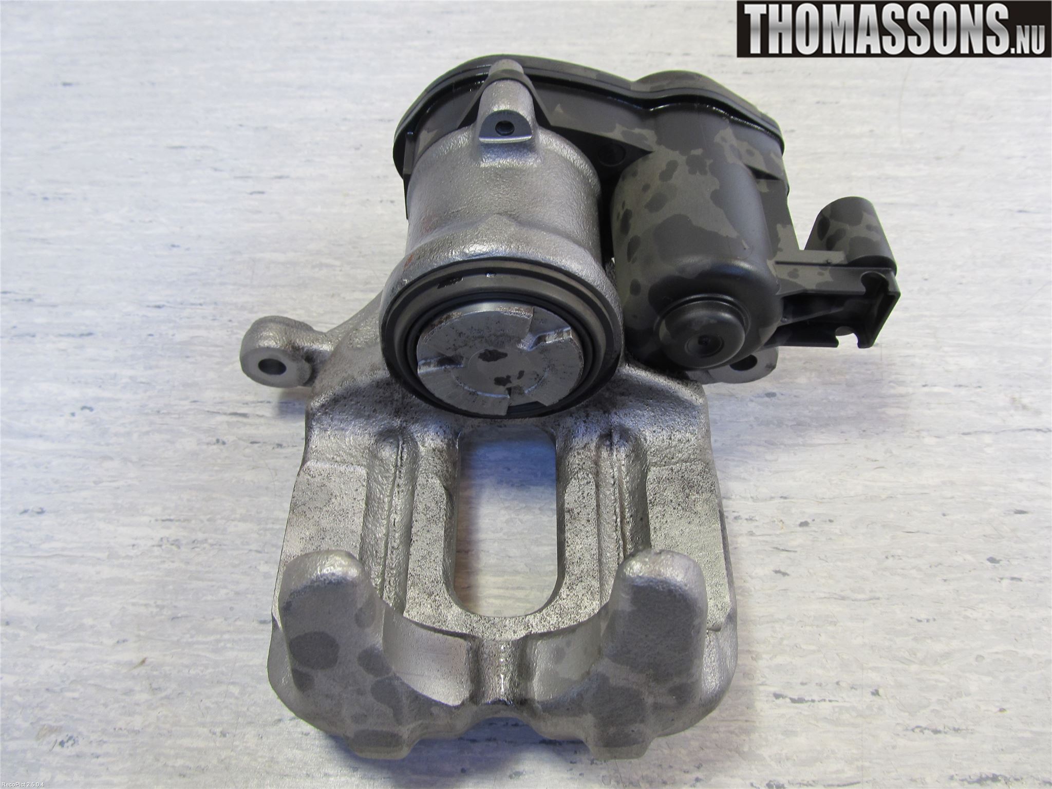 BMW 5 F10/F11/F18 09-17 Bromsok Bak Vänster