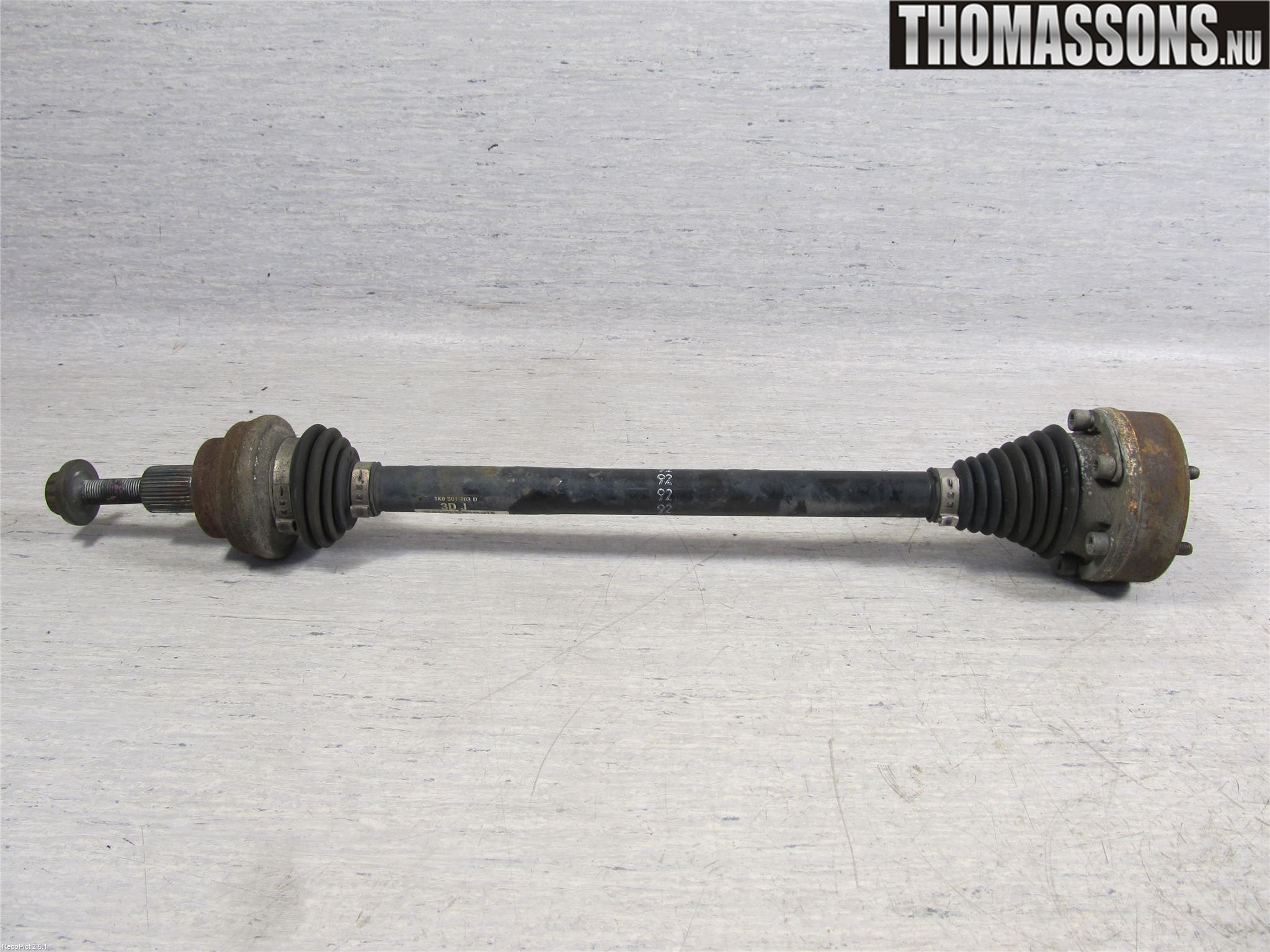 Volkswagen VW PASSAT 11-14 Drivaxel Bak Vänster