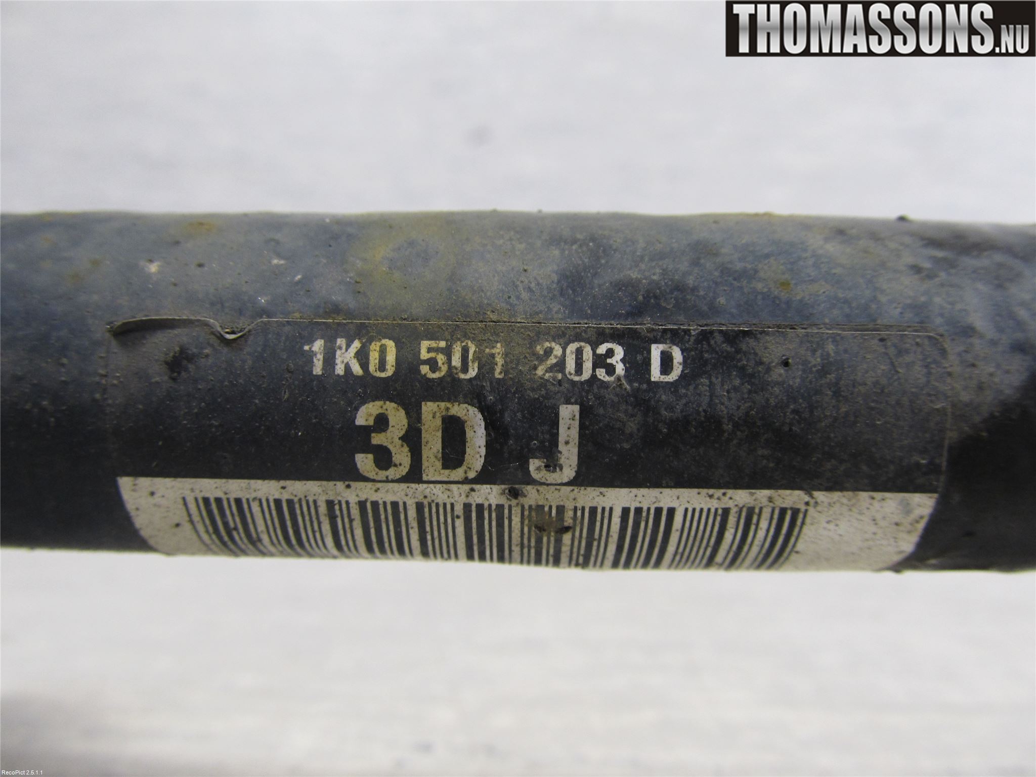 Volkswagen VW PASSAT 11-14 Drivaxel Bak Vänster