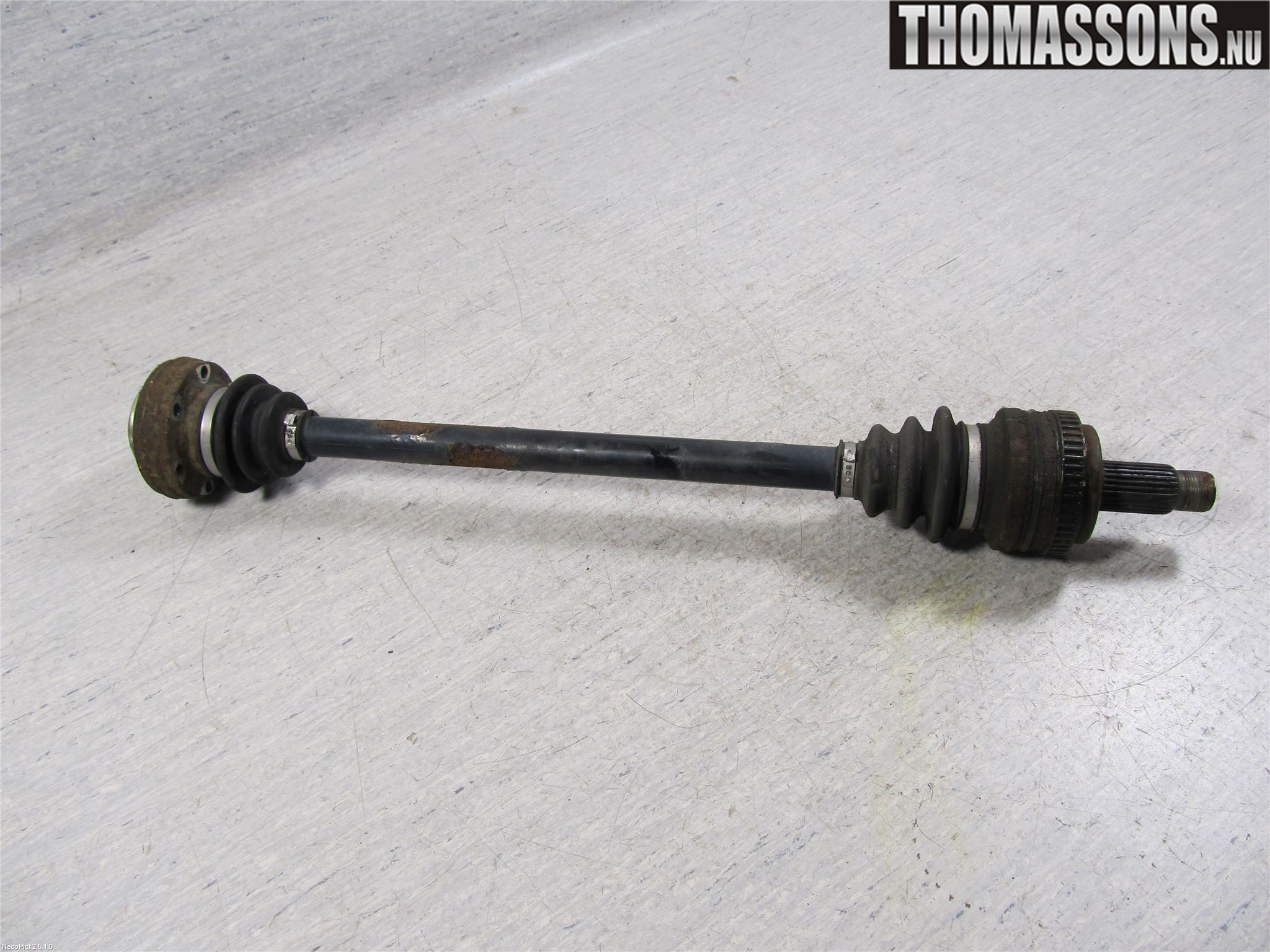 BMW 1 E87/81 5D/3D 03-11 Drivaxel Bak Höger