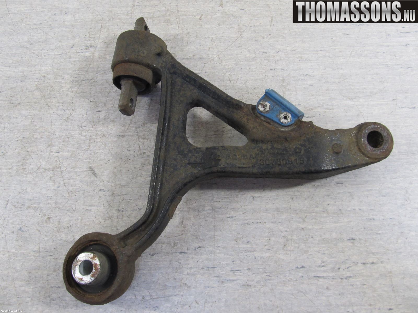 Volvo V70 05-08 Bärarm Fram Undre Vä