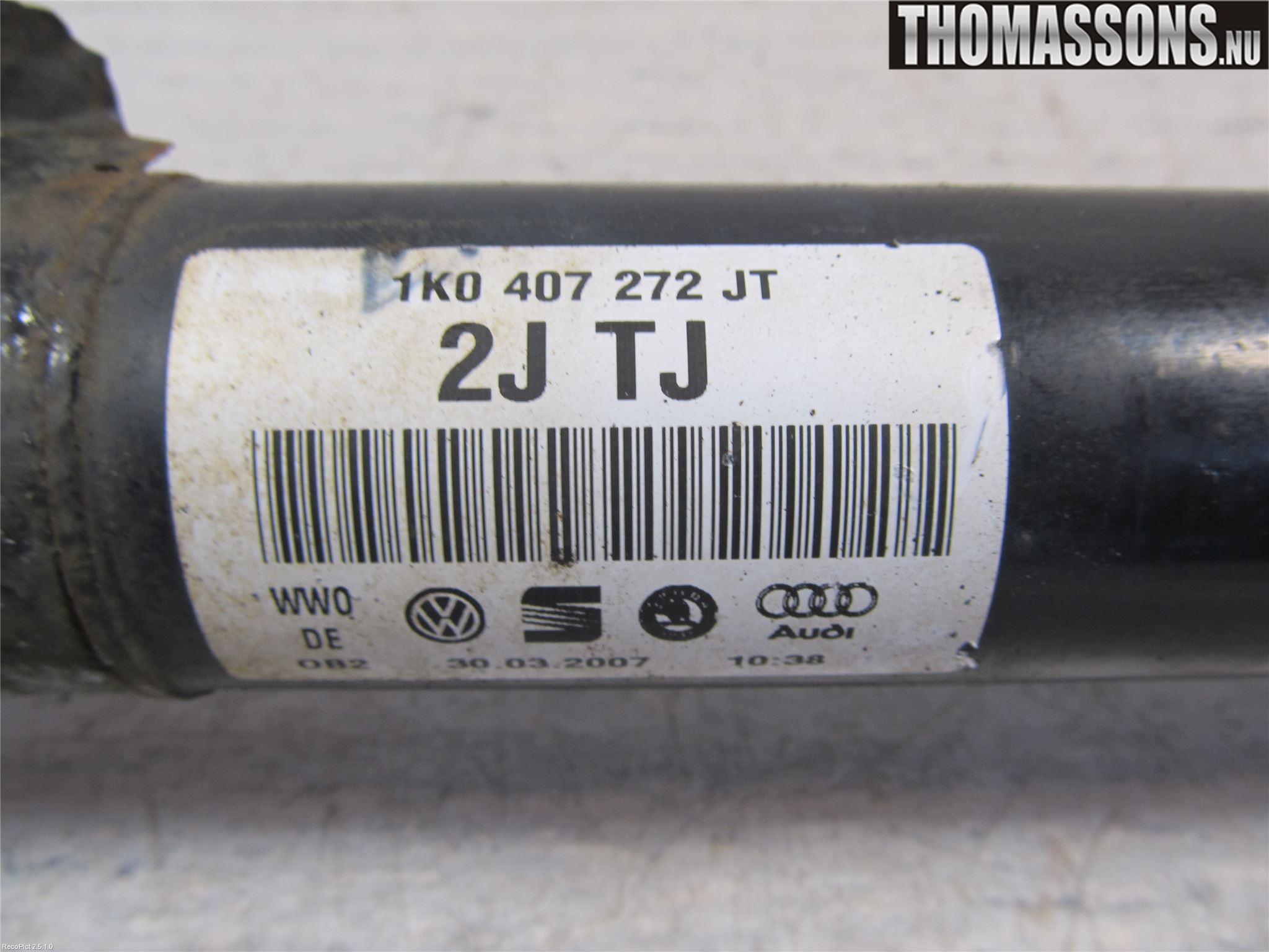 Volkswagen VW GOLF V 04-09 Drivaxel Fram Höger