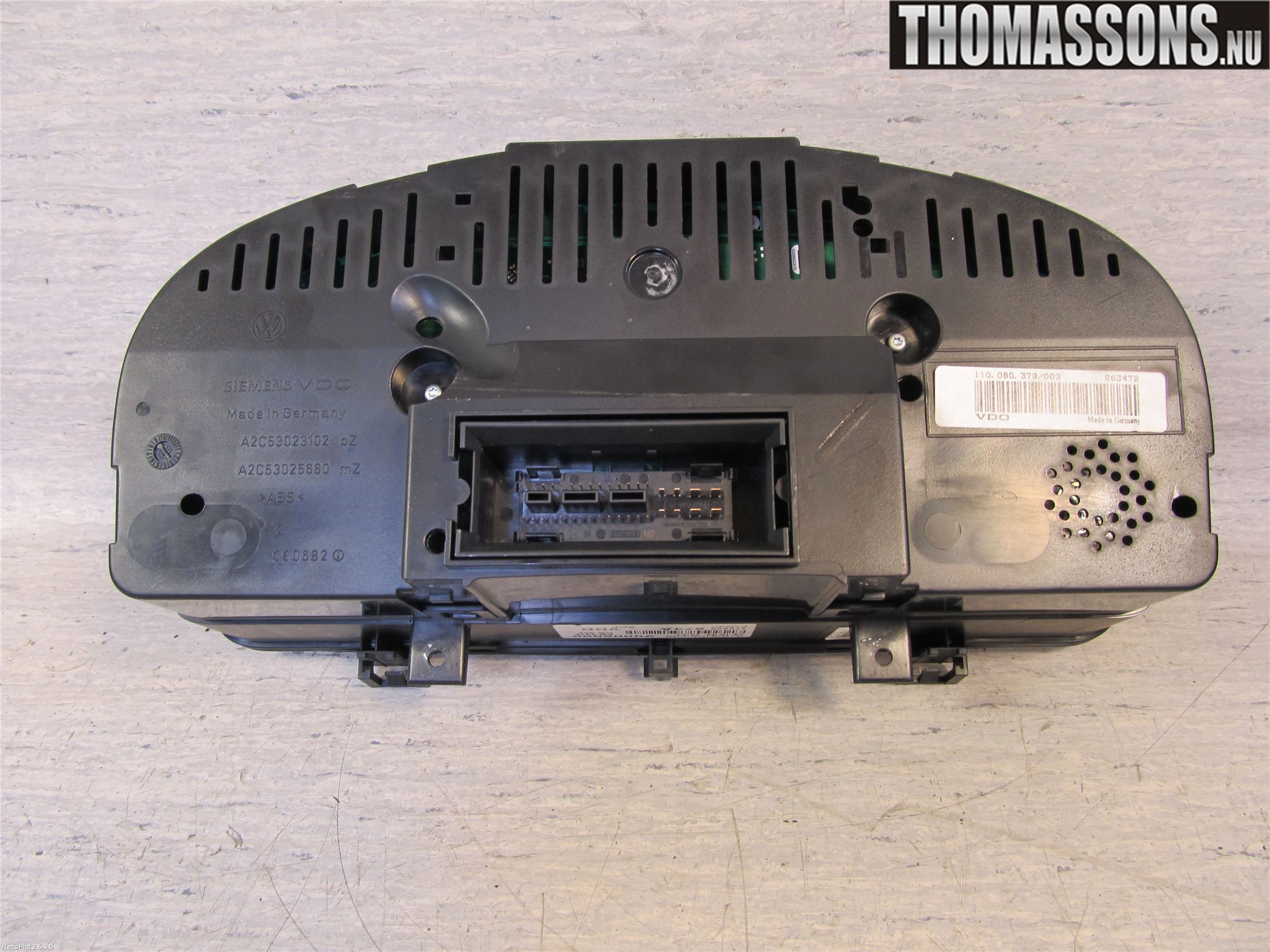 Volkswagen VW CADDY      04-10 Instrument Komb