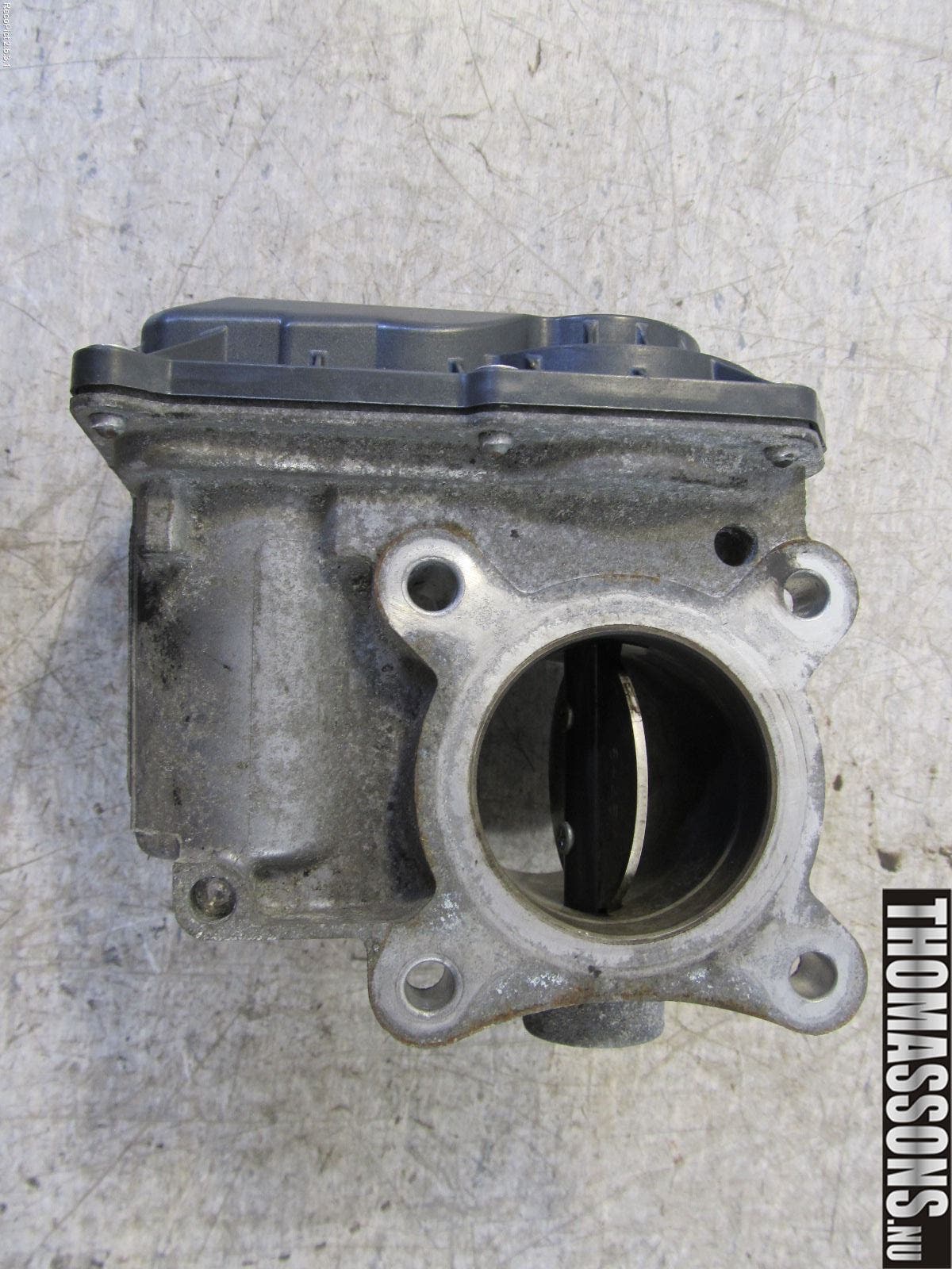 Toyota YARIS XP130 12-14 Injspjällhus