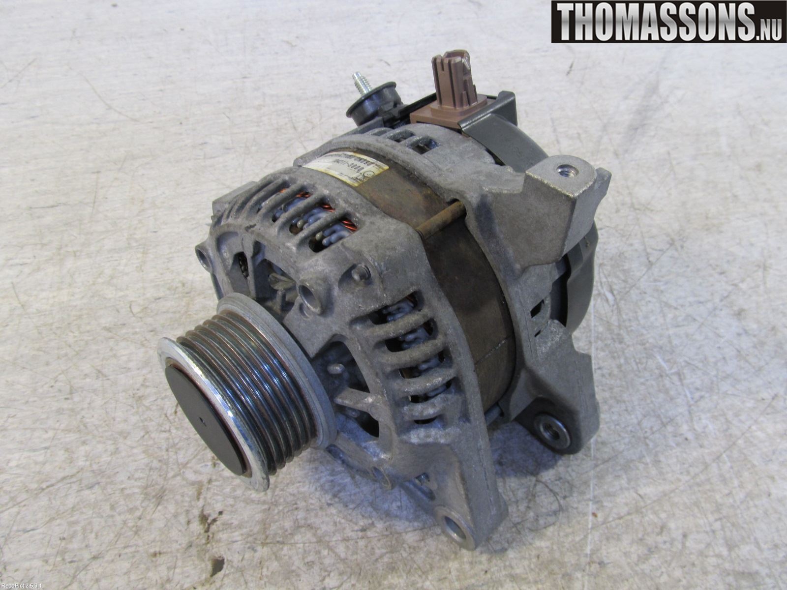 Toyota YARIS XP130 12-14 Generator