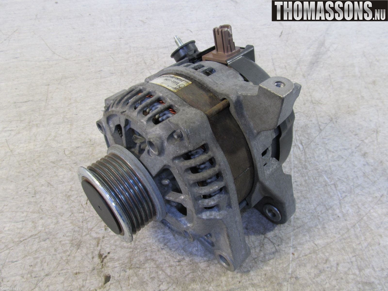 Toyota YARIS XP130 12-14 Generator
