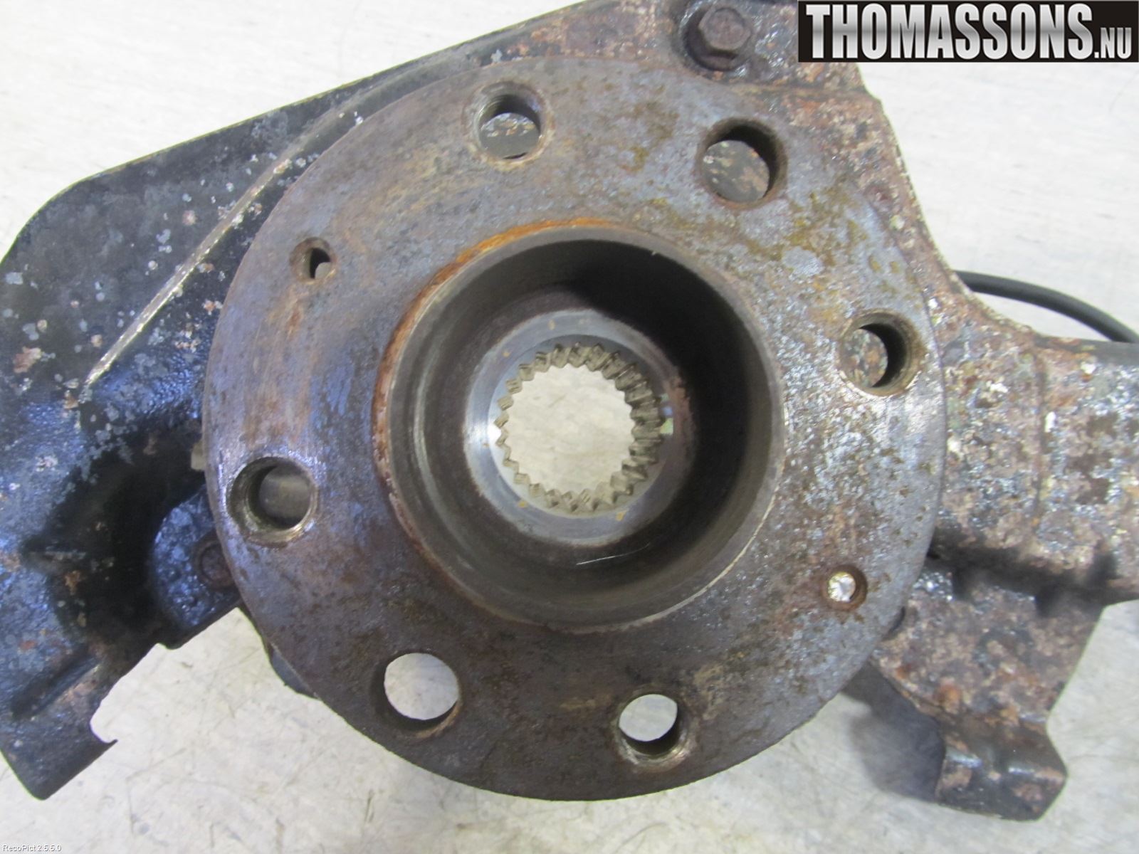 Opel CORSA D 07-14 Styrspindel Lagerhus Vä