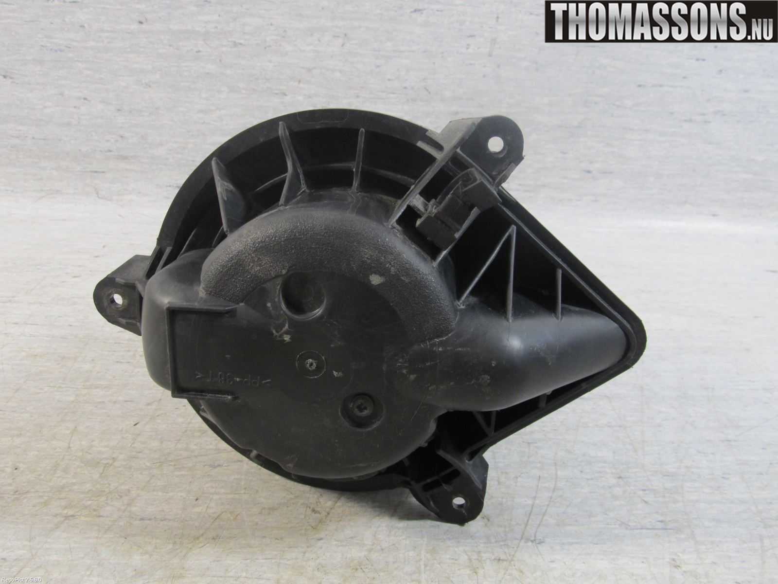 Renault TRAFIC   02-14 Värmefläkt