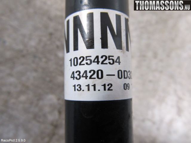 Toyota YARIS XP130 12-14 Drivaxel Fram Vänster