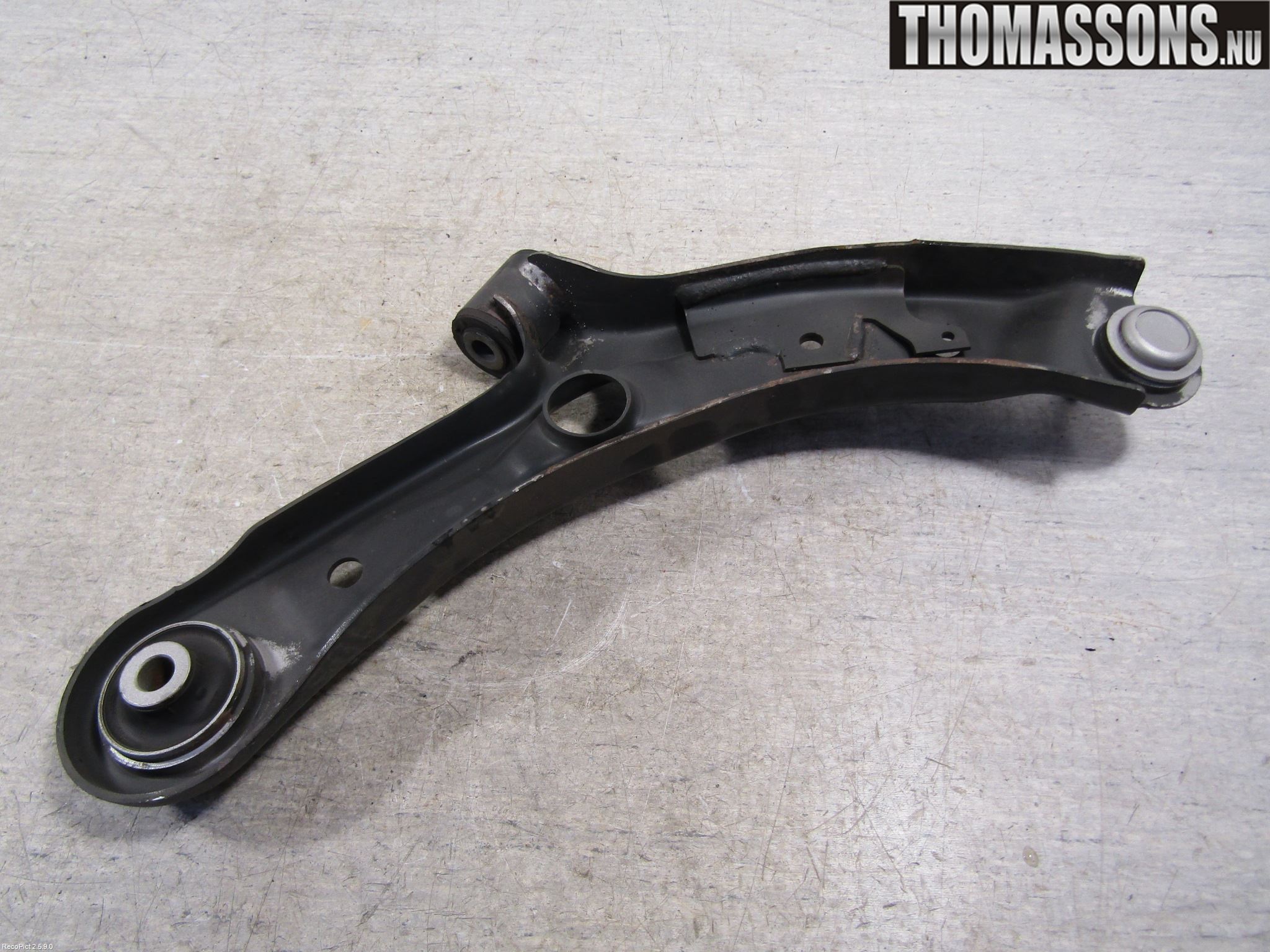 Suzuki SWIFT 11-16 Bärarm Fram Undre Vä