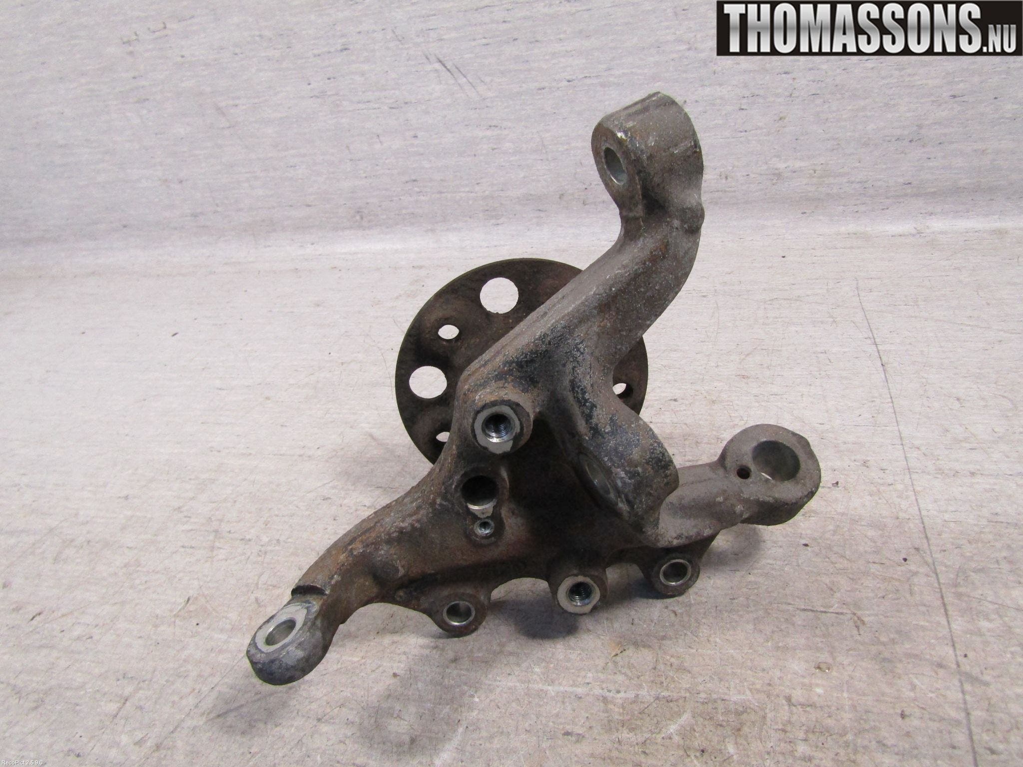 Mercedes-Benz MB E-KLASS (W212) 09-16 Styrspindel Lagerhus Vä