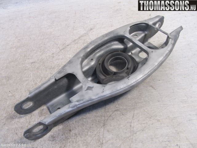 BMW 3 E90/91 SED/TOU 05-12 Bärarm Bak Höger