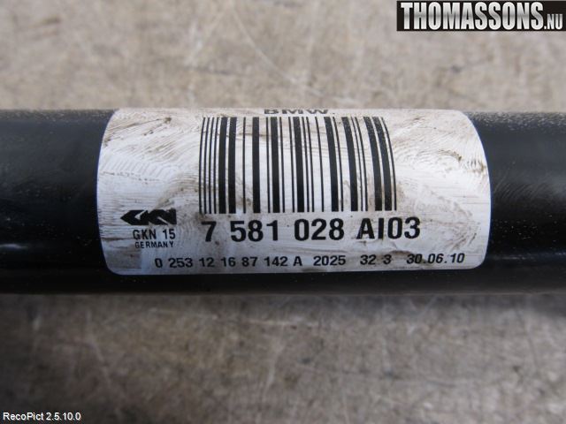 BMW 5 F10/F11/F18 09-17 Drivaxel Bak Höger