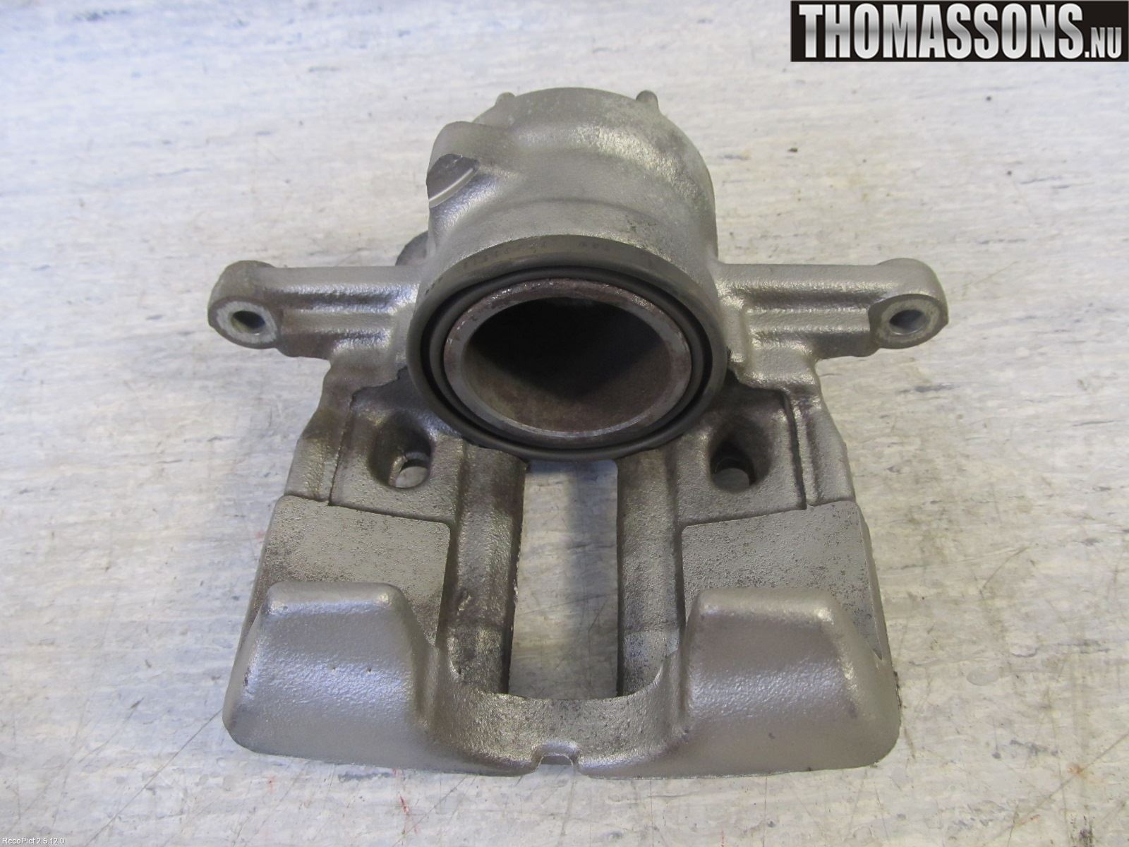 Mitsubishi COLT 09-13 Bromsok Fram Vänster