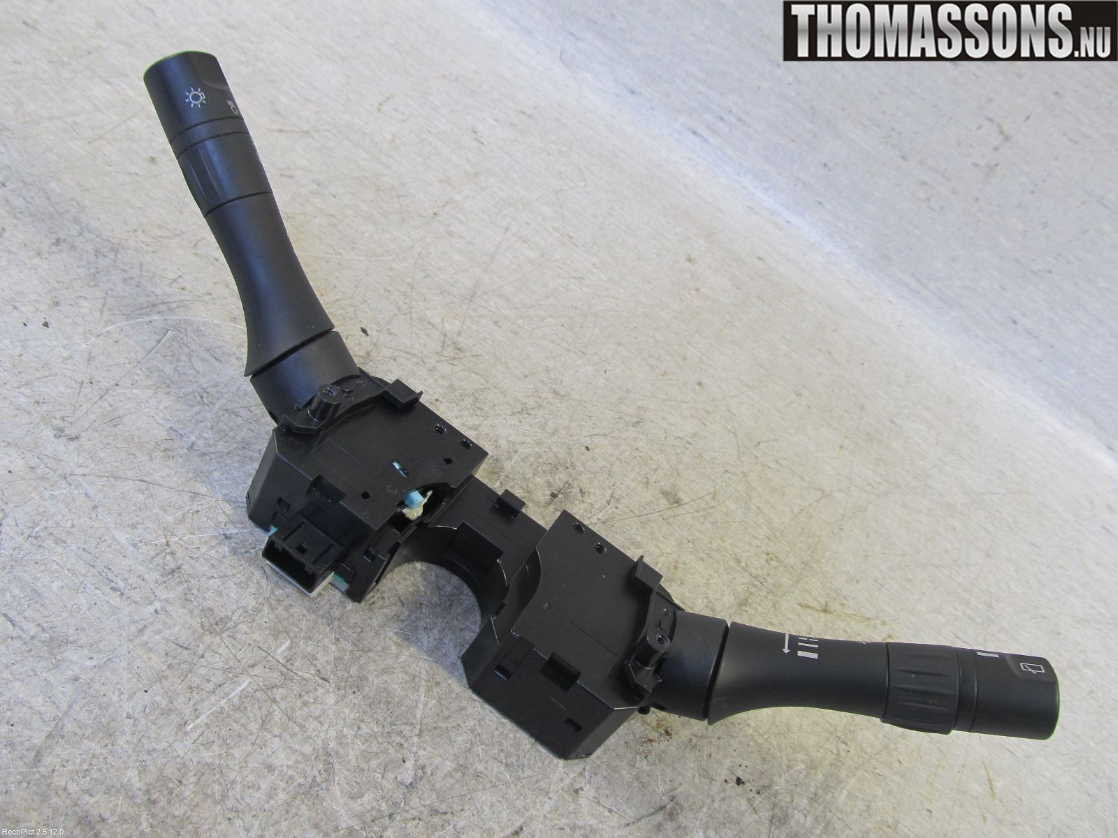 Nissan JUKE 10-14 Spakcentral