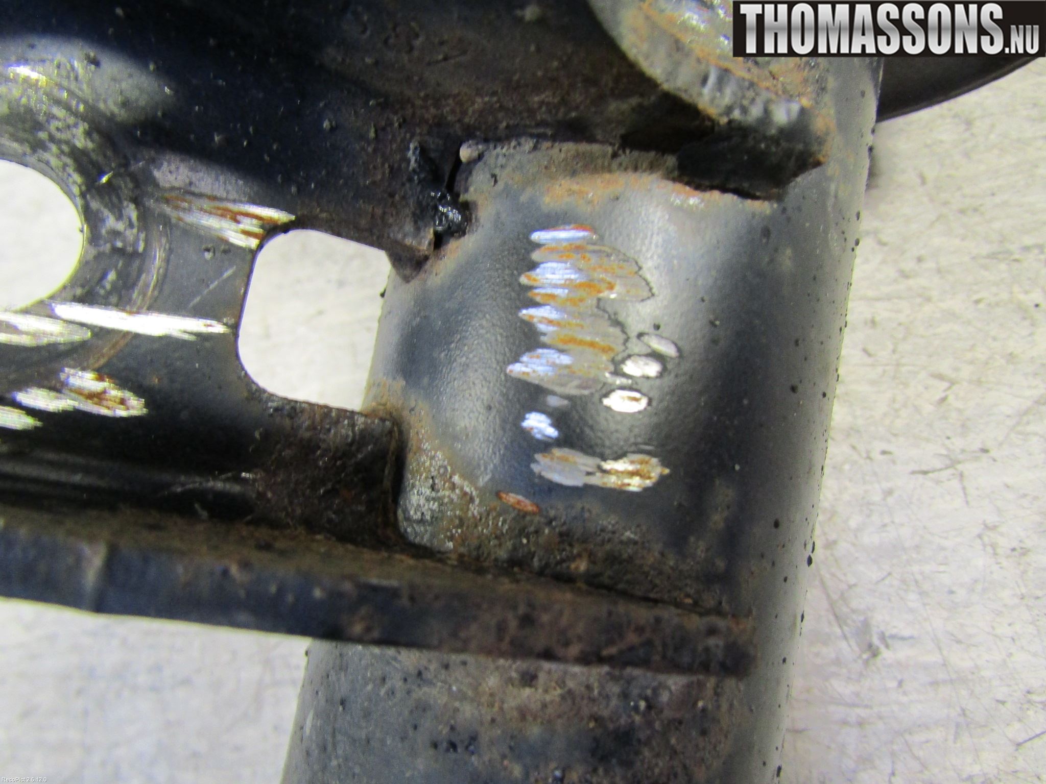 BMW 5 F10/F11/F18 09-17 Fjäderben Fram Vänster