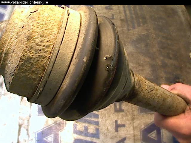 Peugeot 307     01-05 Drivaxel Fram Vänster