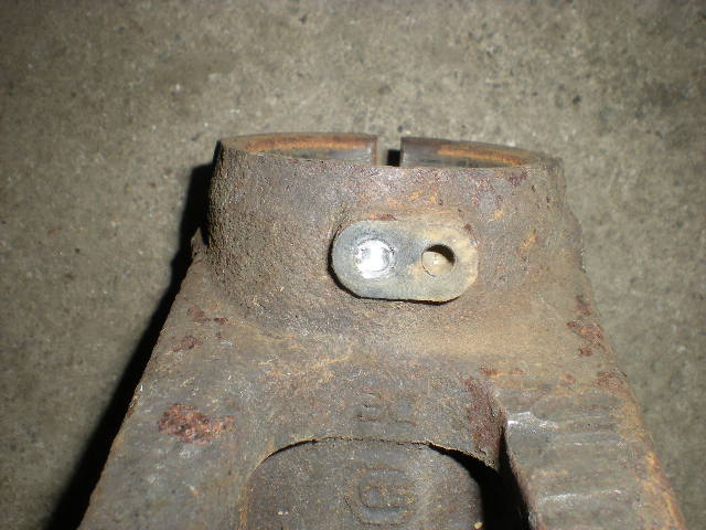 Volkswagen VW CADDY      04-10 Styrspindel Lagerhus Hö