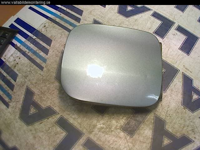 Toyota RAV 4 00-06 Tanklucka