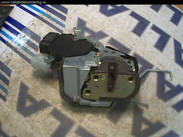 Toyota RAV 4 00-06 Låskista Baklucka