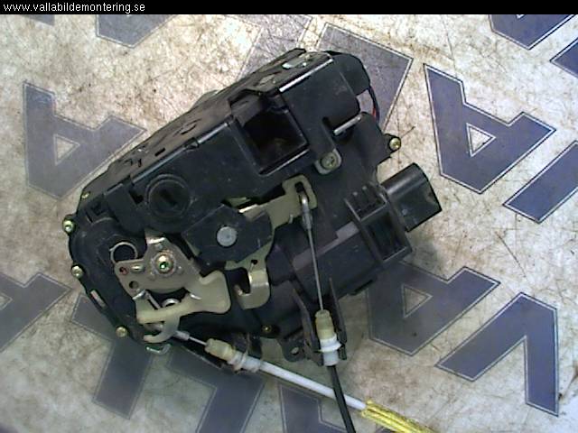 Audi A6/S6     97-05 Låskista-Dörrlås