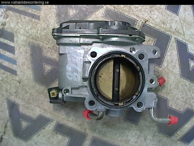 Toyota AVENSIS 03-06 Injspjällhus