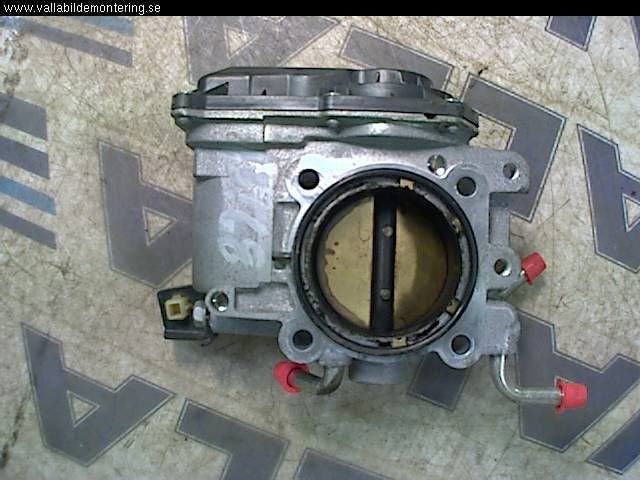 Toyota AVENSIS 03-06 Injspjällhus