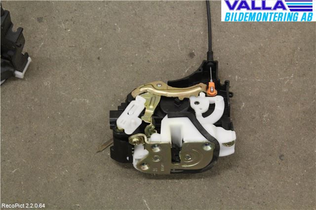 Mitsubishi L200 06-15 Låskista-Dörrlås