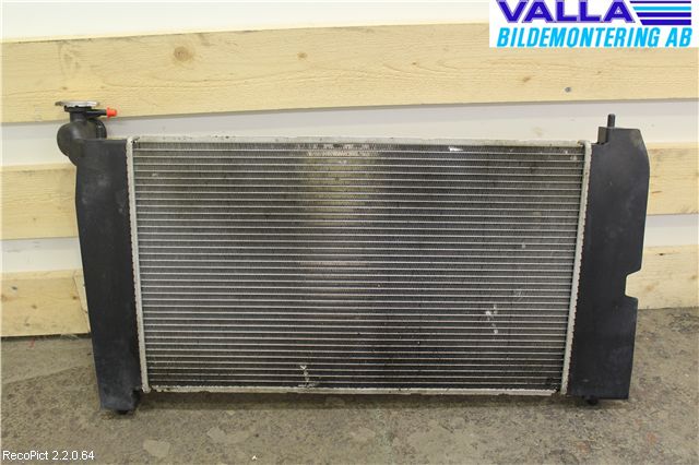 Toyota AVENSIS 03-06 Kylare Man