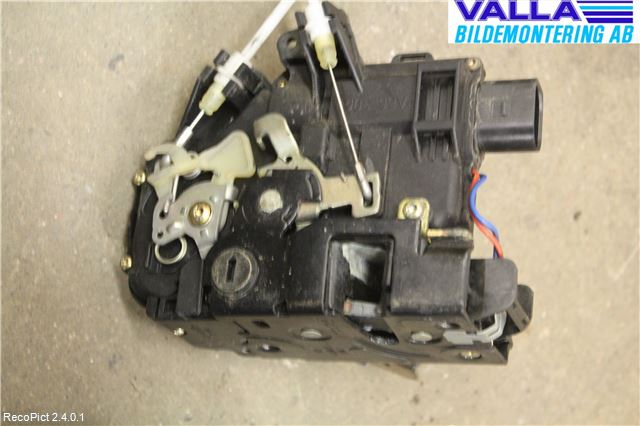 Audi A6/S6     97-05 Låskista-Dörrlås