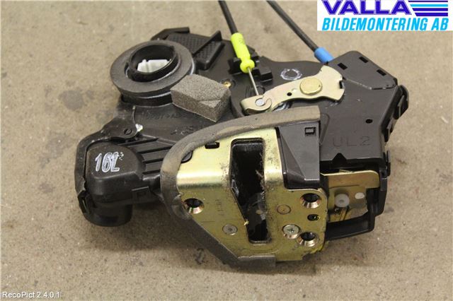 Toyota AVENSIS 03-06 Låskista-Dörrlås