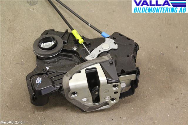 Toyota AURIS 10-12 Låskista-Dörrlås