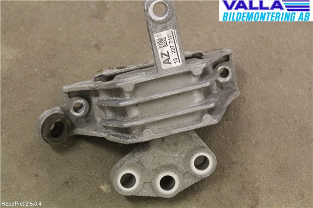 Opel INSIGNIA 09-16 Motorfäste