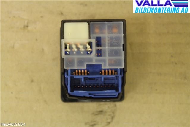 Toyota AURIS 10-12 Strömställare Spegel