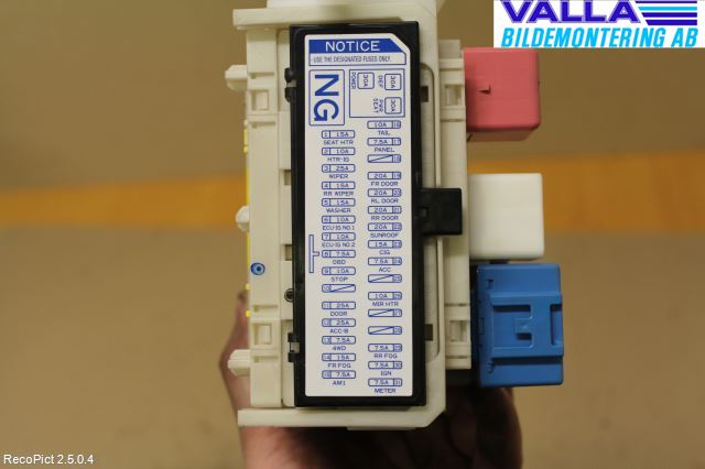 Toyota AURIS 10-12 Säkringsdosa-Elcentral