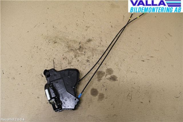 Toyota AURIS 10-12 Låskista-Dörrlås