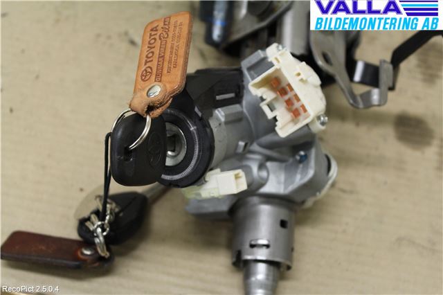 Toyota AURIS 10-12 Rattaxelagg Justerbart