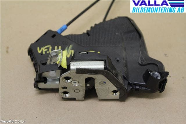 Toyota AURIS 10-12 Låskista-Dörrlås