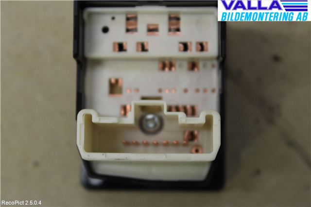 Toyota YARIS XP90 06-11 Strömställare Spegel