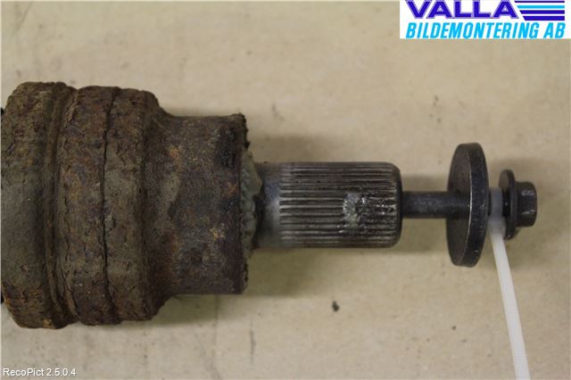 Volvo V70 05-08 Drivaxel Bak Vänster