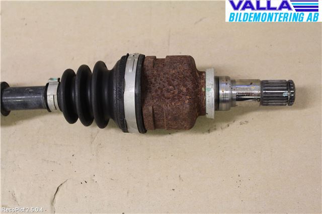 Toyota YARIS XP90 06-11 Drivaxel Fram Höger