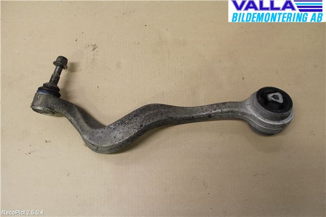 BMW 5 E60/61 Sed/Tou 02-10 Bärarm Fram Undre Vä