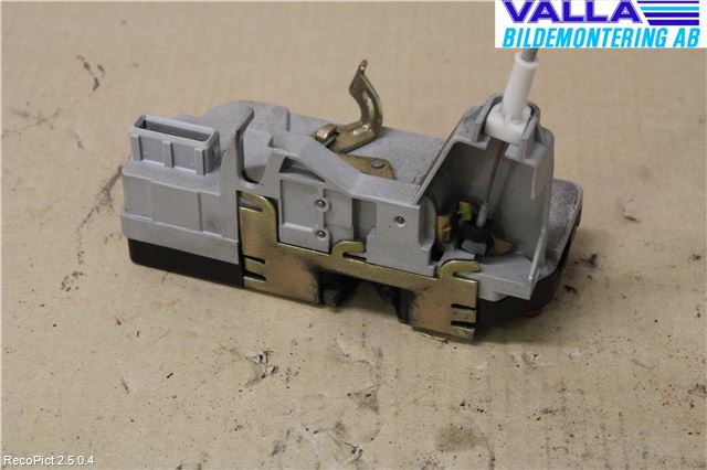 Peugeot 307     01-05 Låskista-Dörrlås